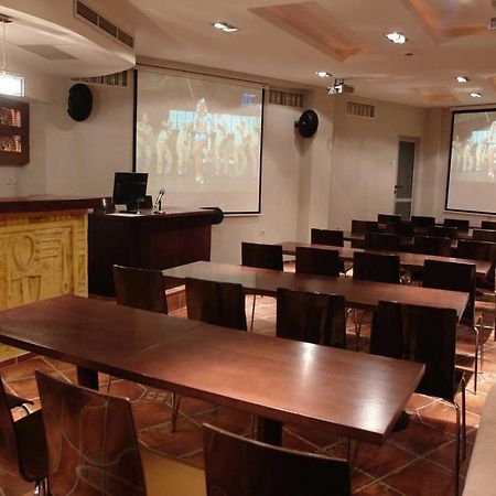 Hotel Luxor Burgas Stad Buitenkant foto