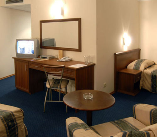 Hotel Luxor Burgas Stad Buitenkant foto