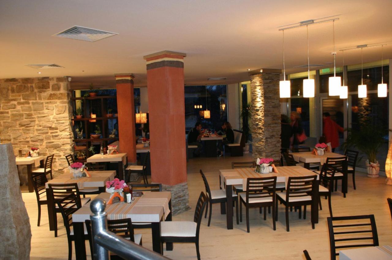 Hotel Luxor Burgas Stad Buitenkant foto